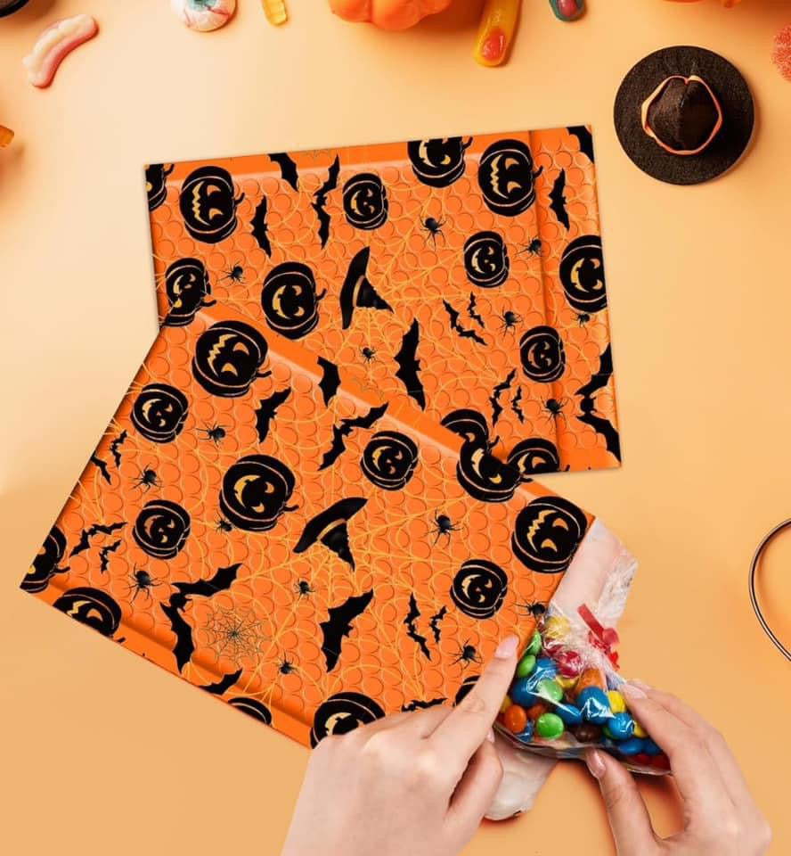 6x10 Halloween Vibes Bubble Mailer